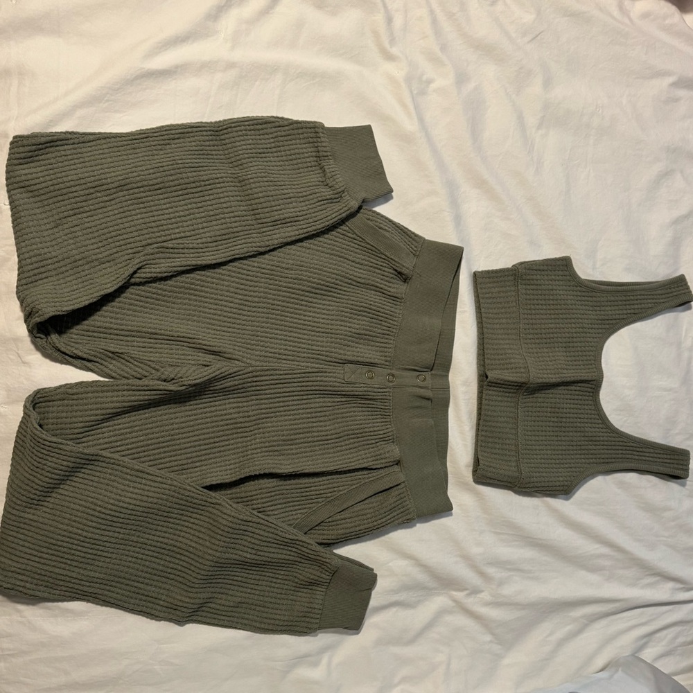 Green Z Supply matching set